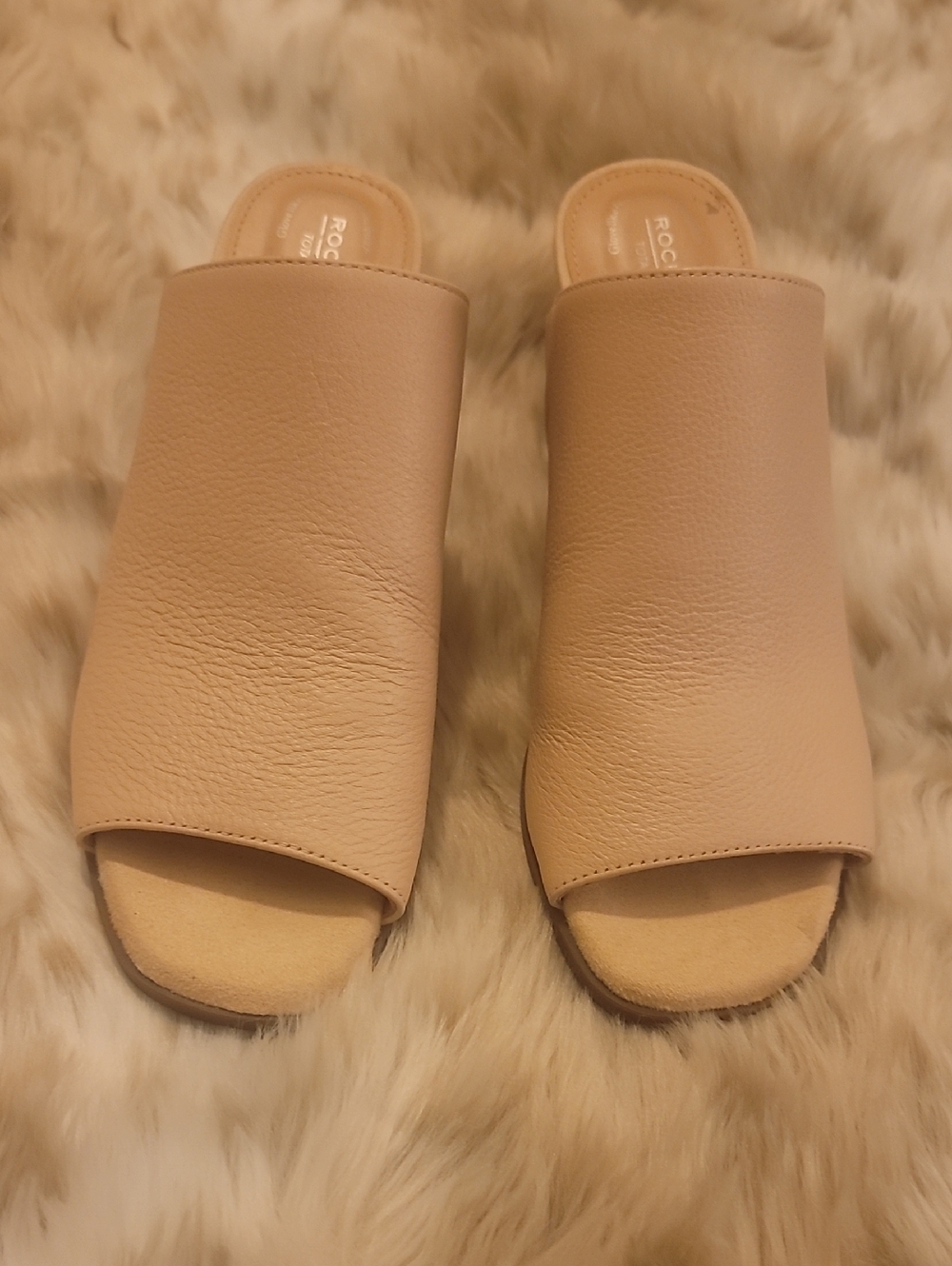 NWOT Rockport Total Motion  Beige Slide Mules - Women's Size 8